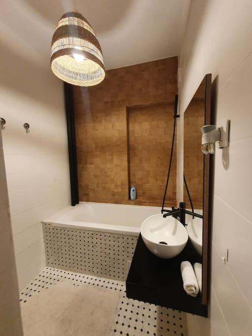 Spacious And Quiet 1Br Apartment In Floreasca Boekarest Buitenkant foto